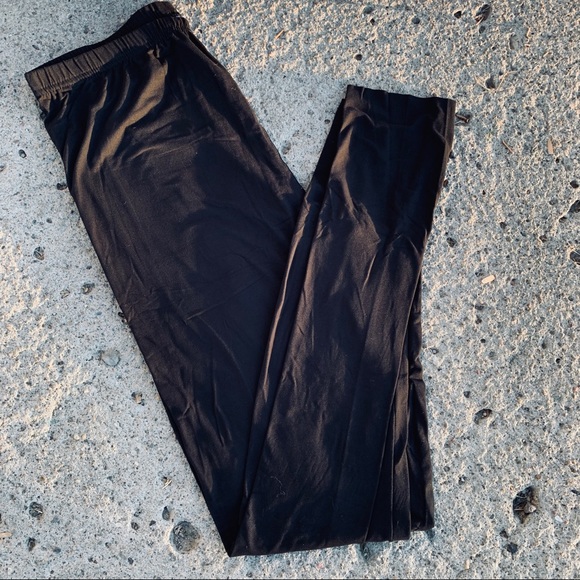 SOLID BLACK LEGGINGS - Picture 1 of 1